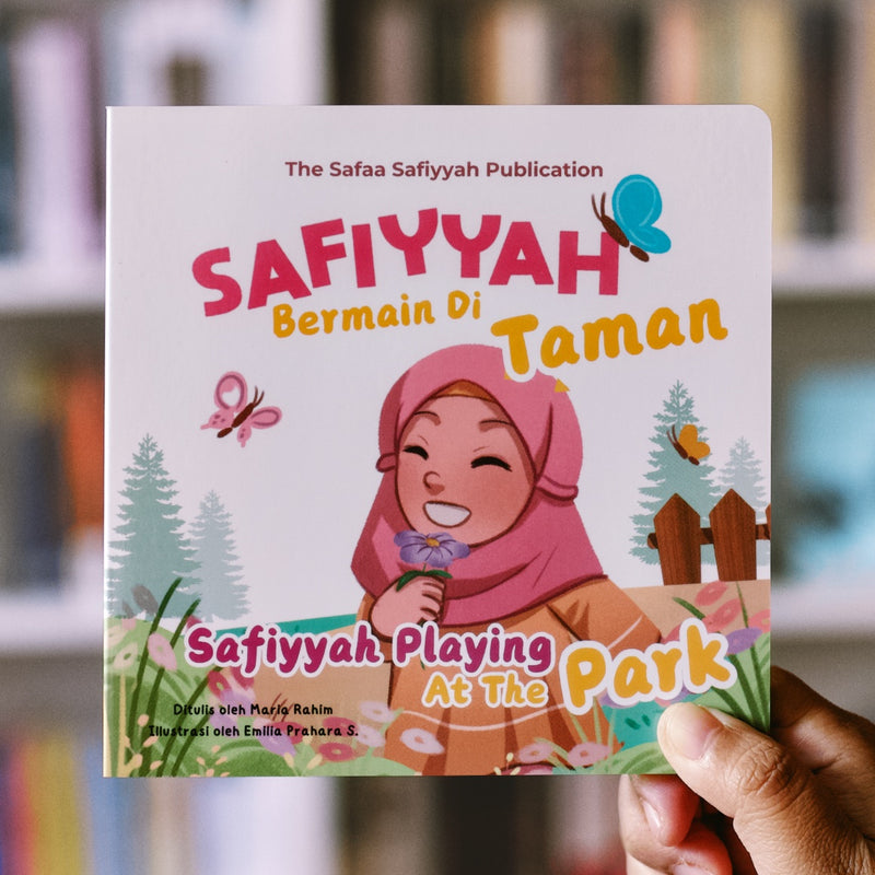 Safiyyah bermain di taman Bilingual Malay - English